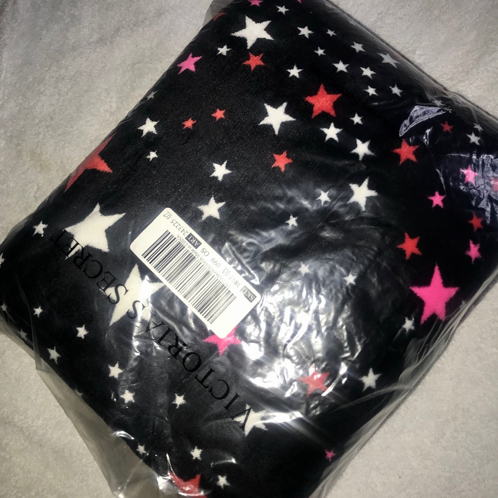 ✅SOLD✅🆕VS Blanket